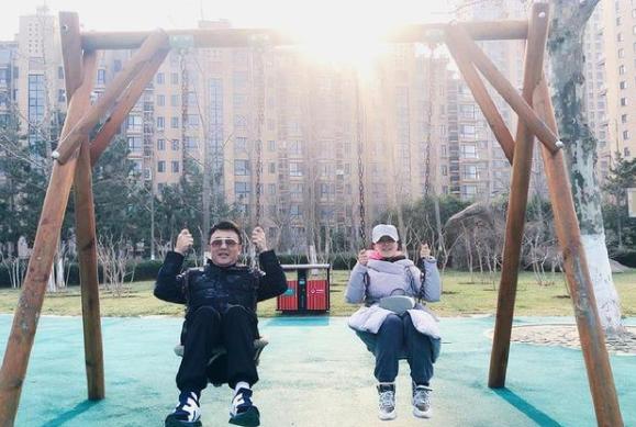 王楠抗癌,王楠一家四口近照曝光