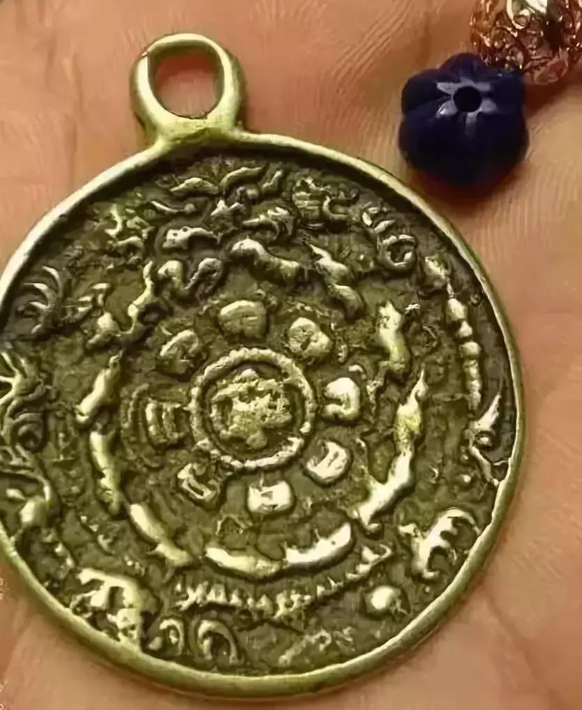 九宫八卦牌可以放床头吗,如何买到好的九宫八卦牌