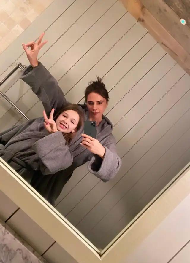 贝克汉姆小七穿吊带裙,贝克汉姆小七同款衣服