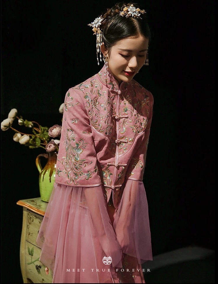 最适合穿中式嫁衣,新款秀禾服新娘礼服中式嫁衣