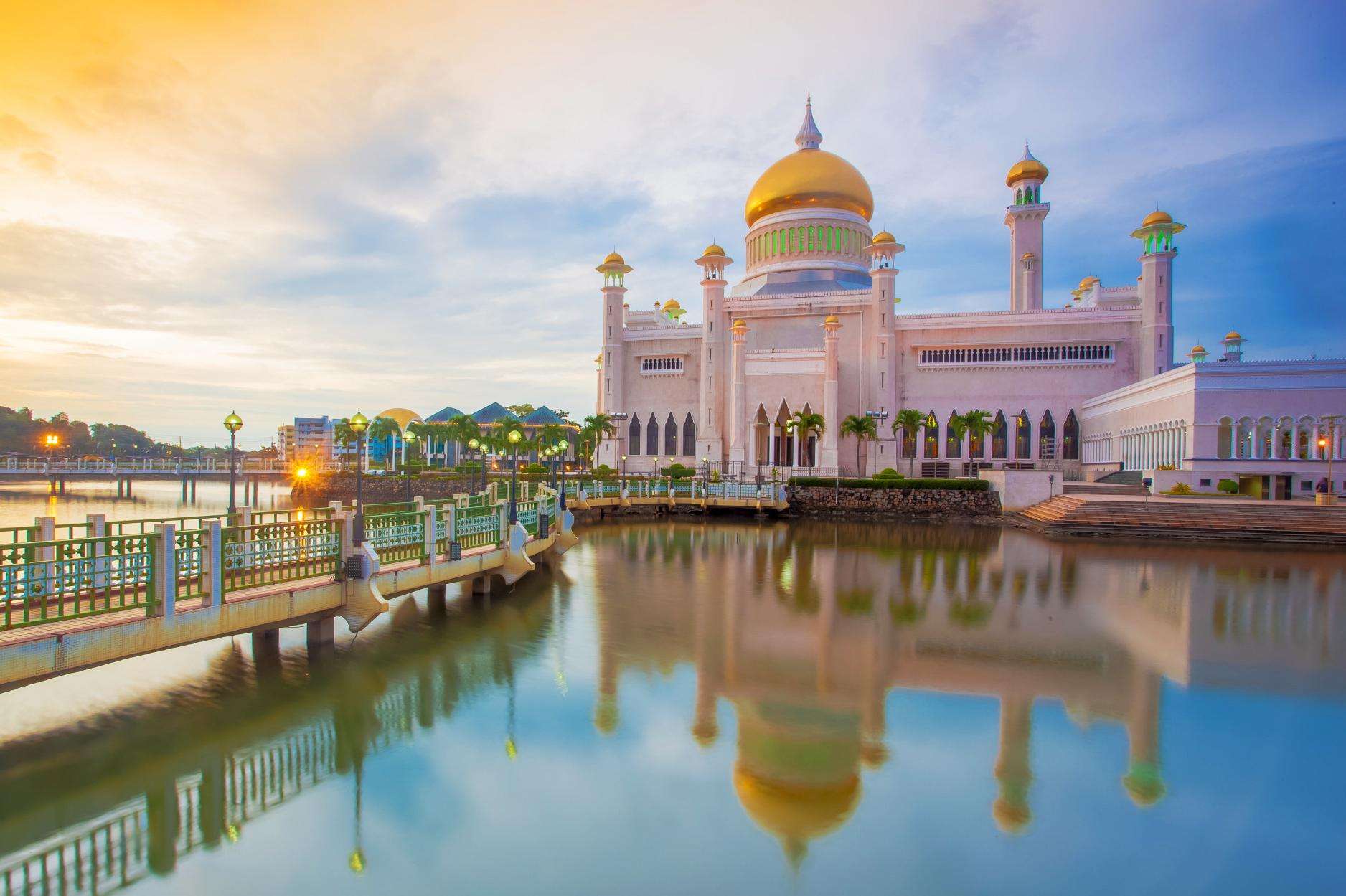 文莱为什么成为大帝国,文莱是君主专制国家吗