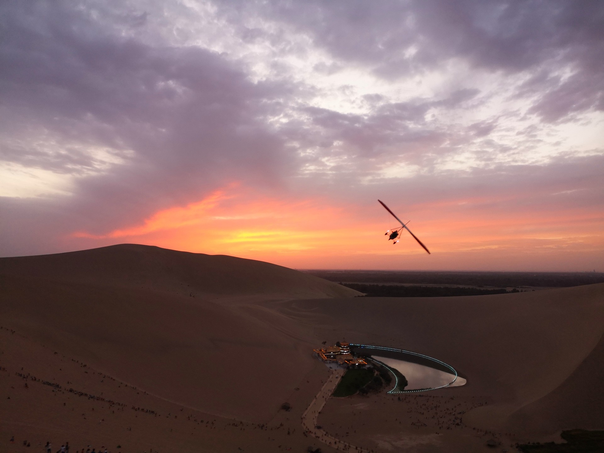 月牙泉沙漠现状,月牙泉为啥被称为沙漠第一泉