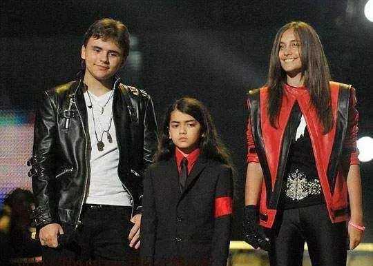 迈克尔杰克逊三子女现状,大儿子已得遗传病,为何三子女都没黑人