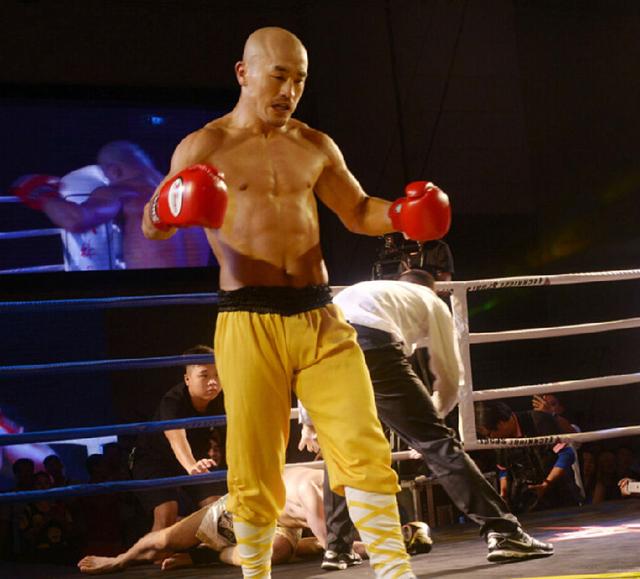 武僧一龙腰伤是怎么治疗的,一龙恢复腰伤的视频