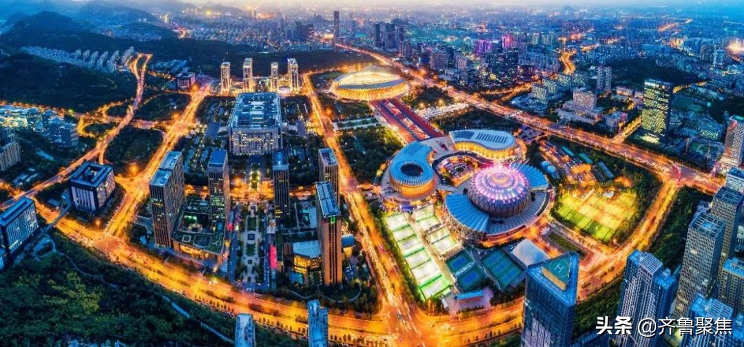 济南趵突泉泉城路夜市,济南有烟火气的夜市