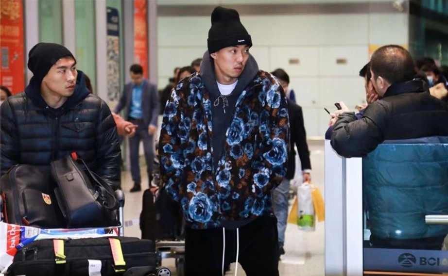 国足纪念品衣服,国足尽所有努力拿下亚洲杯开门红