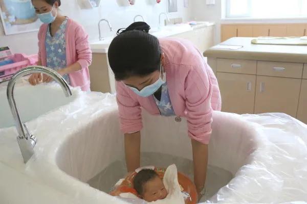 云南红河州第一人民医院月子中心,红河州第一人民医院产科温馨病房