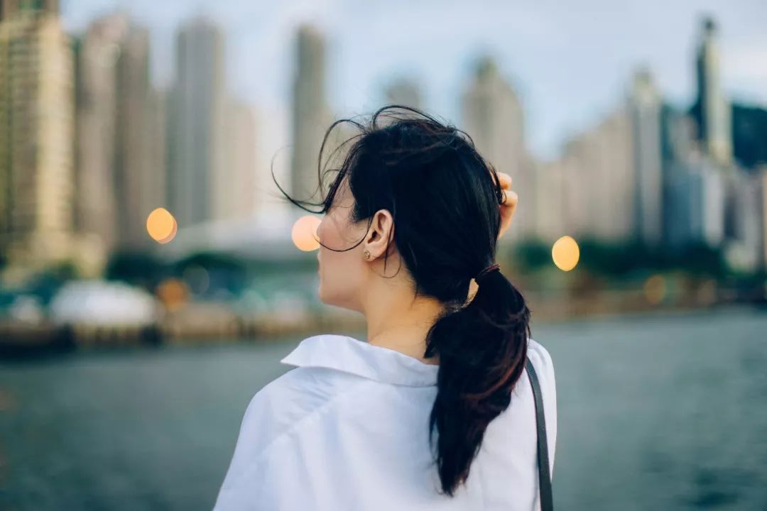 不要高估你和任何人的关系的句子,不要高估你在别人心里位置