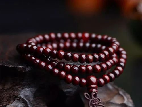 木质手串沉水的好还是不沉水的好,木质手串密度最硬的木材有哪些