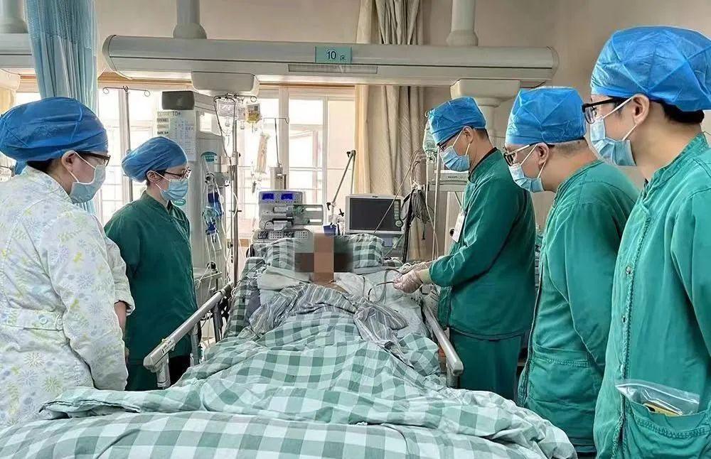 洗虾的时候被扎伤了,洗虾被扎手多大概率死亡