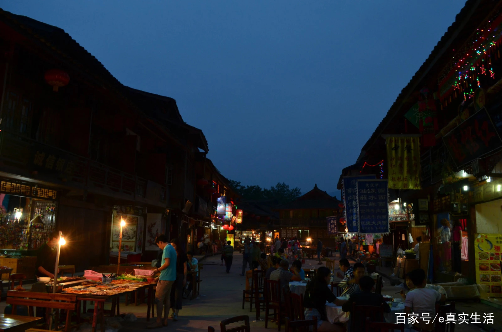 上里古镇，一个名副其实的古镇，人很少，跟丽江大研古城有的一比