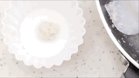 日本小哥用攒了一年的「指甲」给女友做了个钻戒？网友：妈呀变态