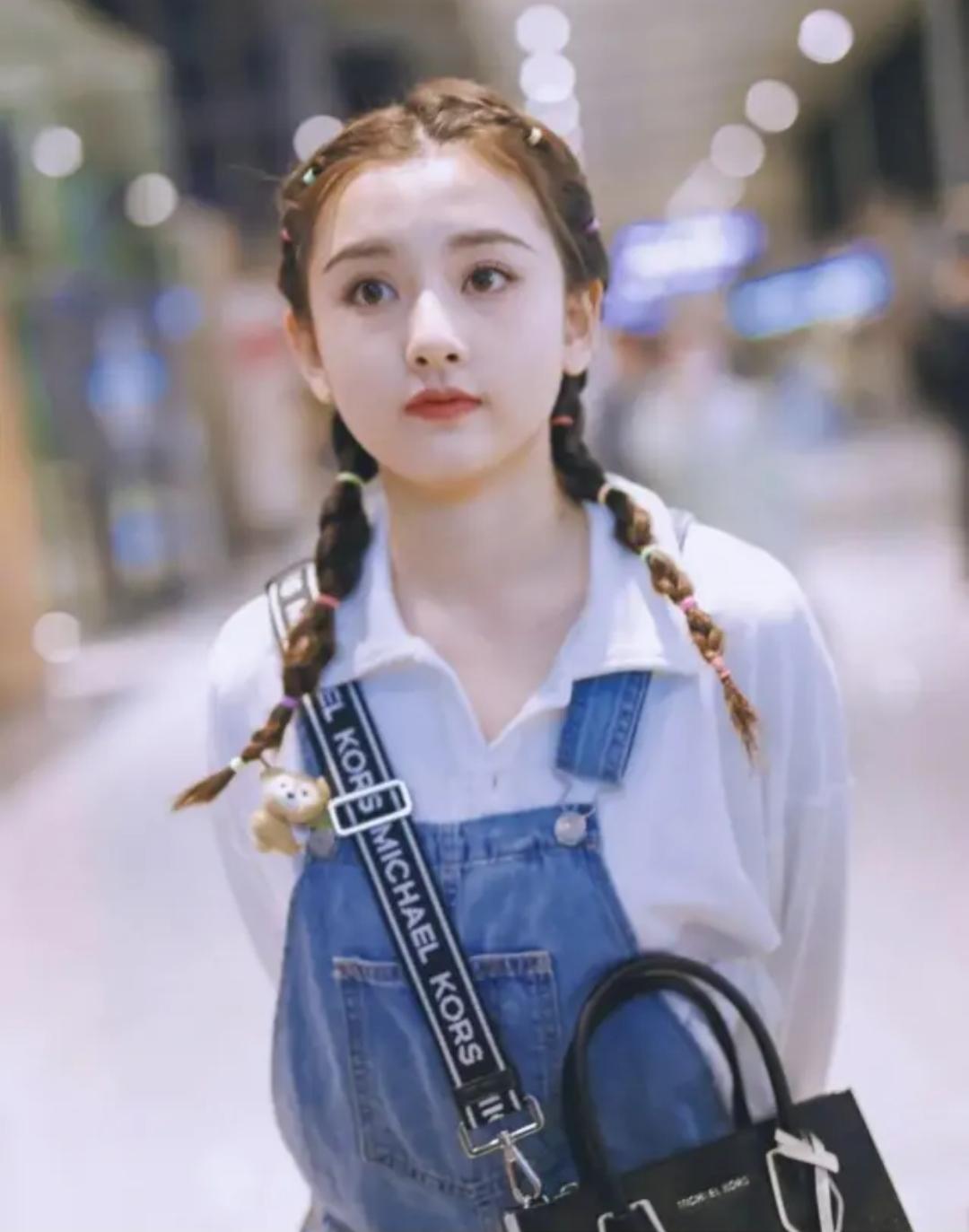 适合披头发的编发过程简单,好看又简单的披发编发教程