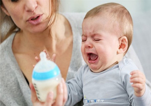 怎么让宝宝戒掉奶瓶,宝宝不会喝奶瓶怎样戒奶