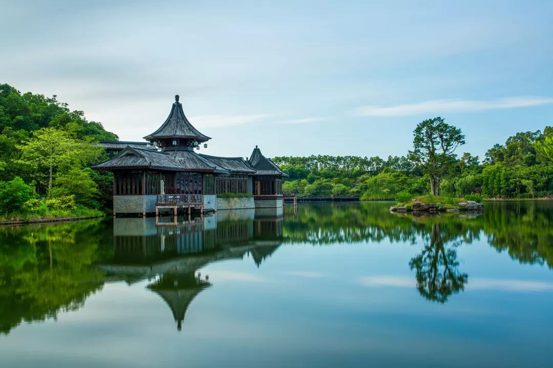 惠州宝藏级的度假村，水墨宋朝园林，乘船入住，瀑布，稻田，泳池
