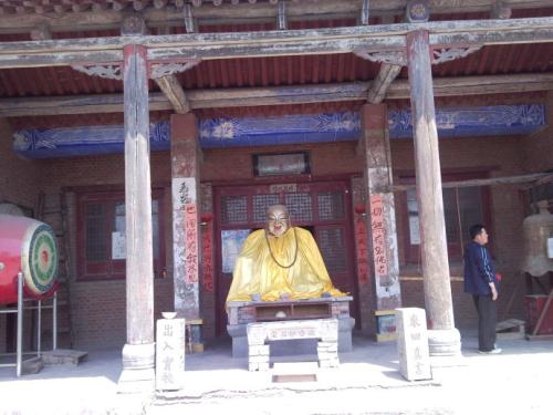 嵩山佛寺遍山坳：成千上百均有名