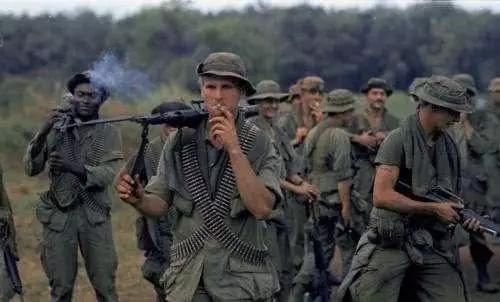 东风夜放花千树最是人间留不住,东风导弹什么时候造出来的