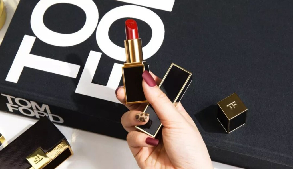 tf15和16哪个更显白,tf口红显白