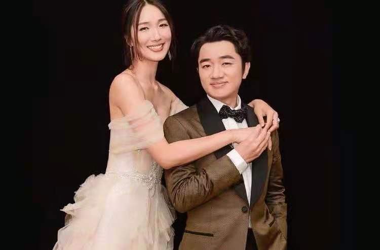 费尽心思追到的高颜值女友,王祖蓝是怎么出名的