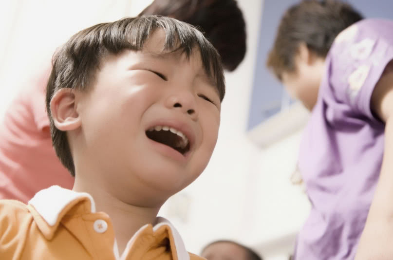 熊孩子毁了1000万手办,价值千万的手办被熊孩子弄坏后续