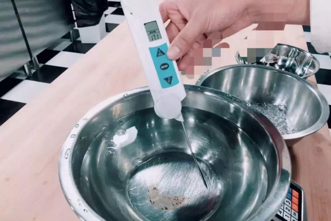 夏天打面温度高怎么办,夏天打面加冰比例