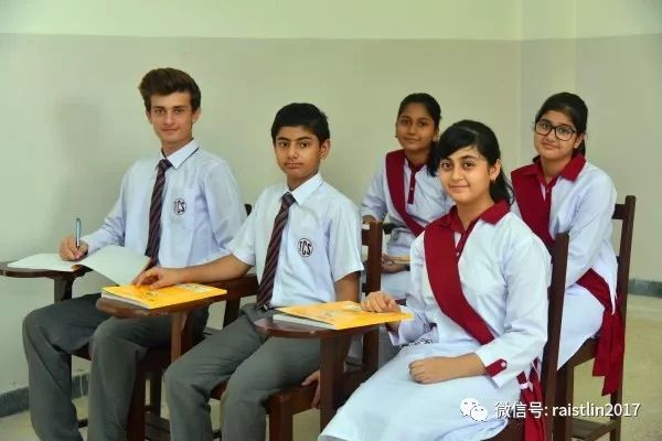 中国校服的问题,可绝不仅仅是丑