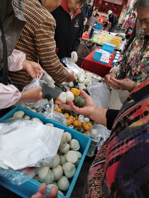 十几块钱一个的团子,卖团子的地方