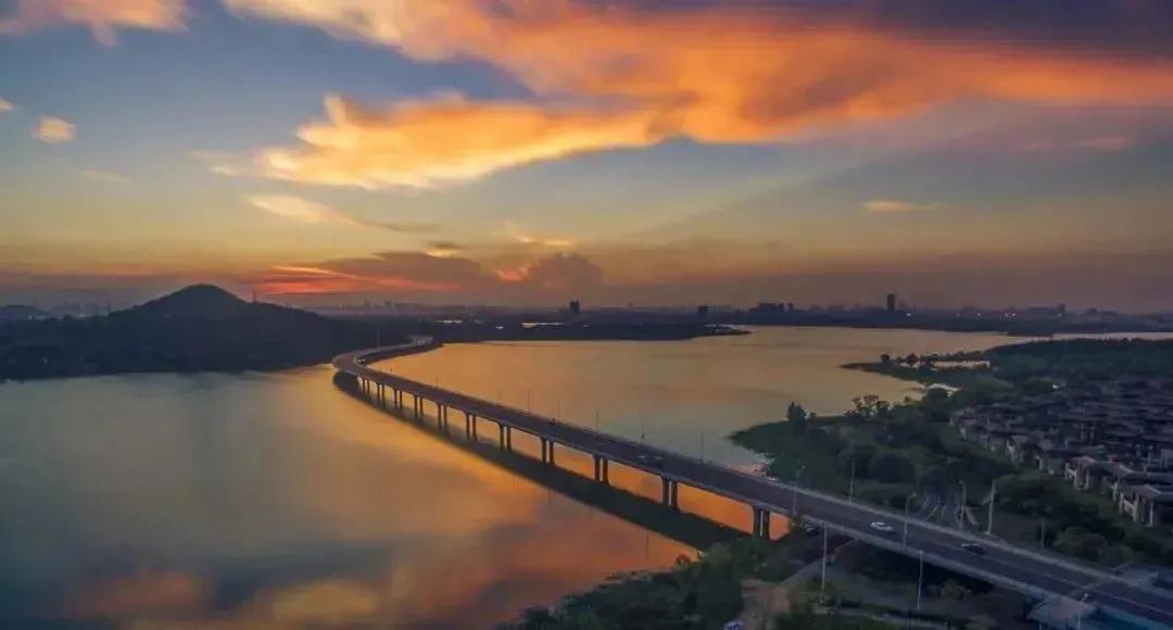 在你心中世界是什么颜色的,在你心中是什么样子的