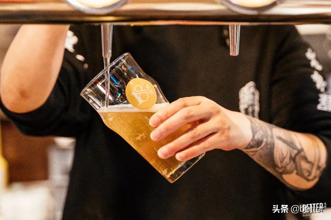 像英国诗人一样用brunch配啤酒，是我生活里的终极浪漫