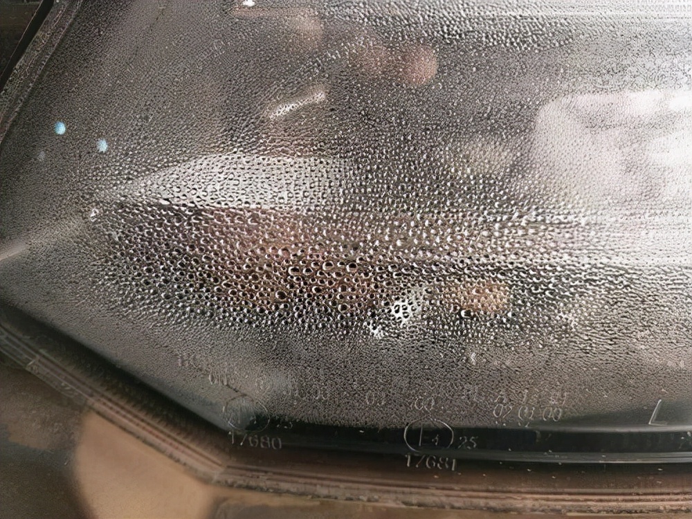 吉利缤越车灯进水起雾解决方法,车灯进水自己维修小妙招