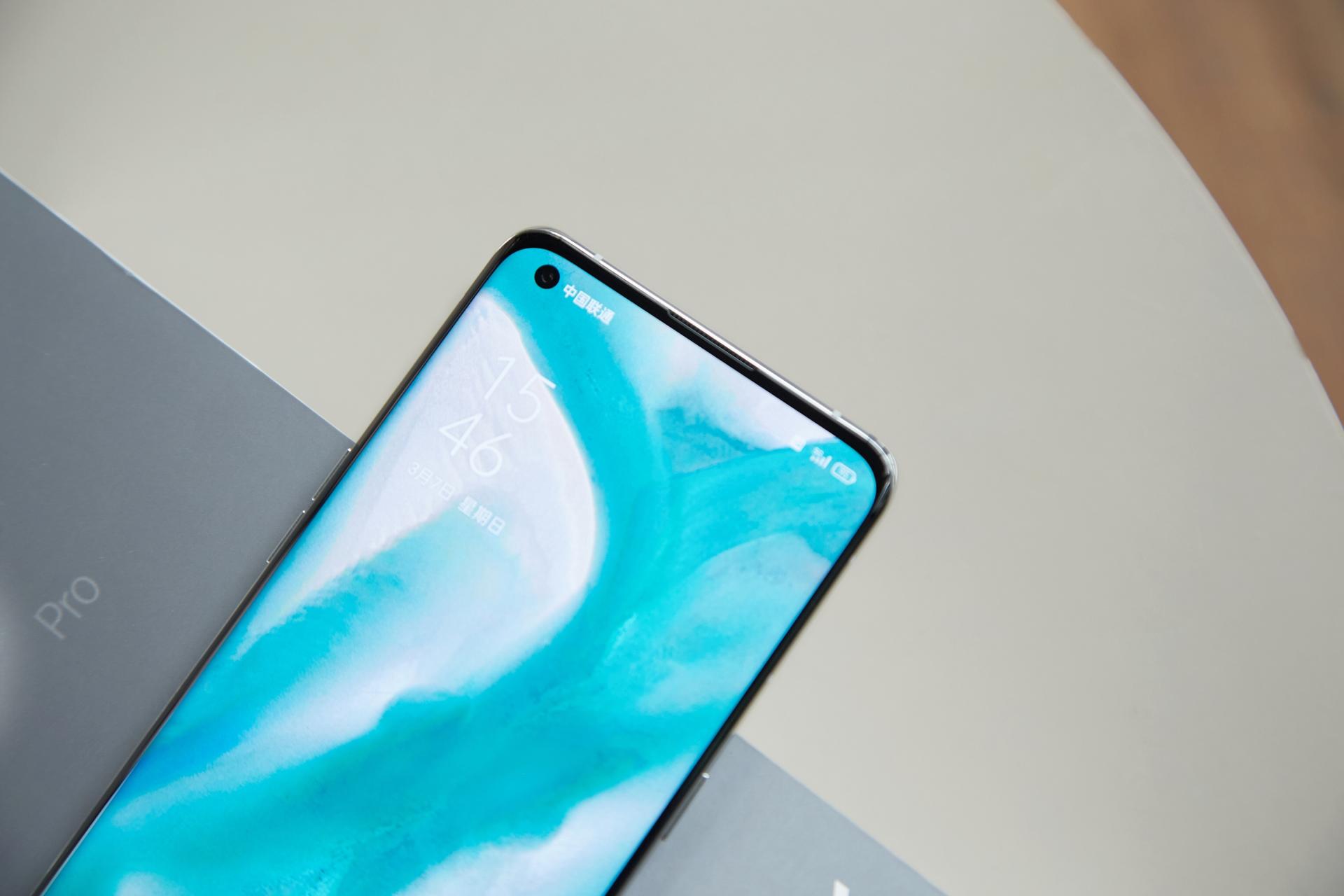 oppo目前还值得入手吗,oppo旗舰版好还是中端机型好