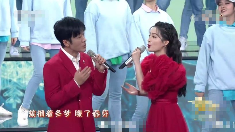 刘烨张杰春晚对话,张杰和刘烨一起参加跨年晚会