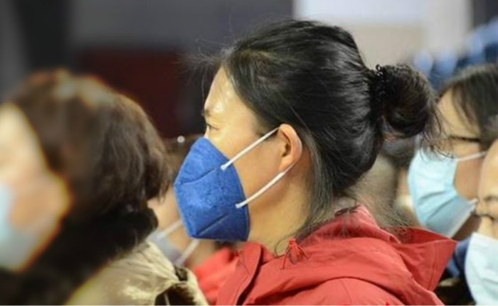 武汉直击丨“看不清你的脸，但我记得你精心照顾我的样子”