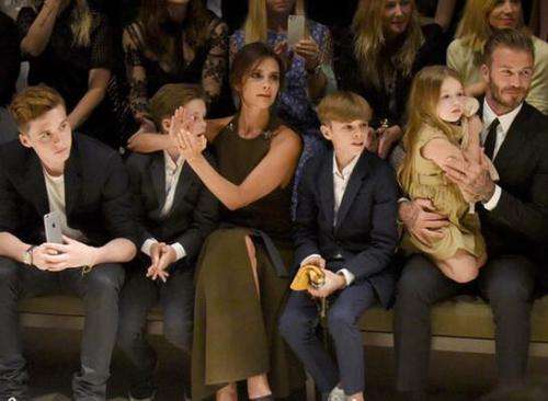 贝克汉姆年轻时为什么剃光头,岁月是把剃头刀图片