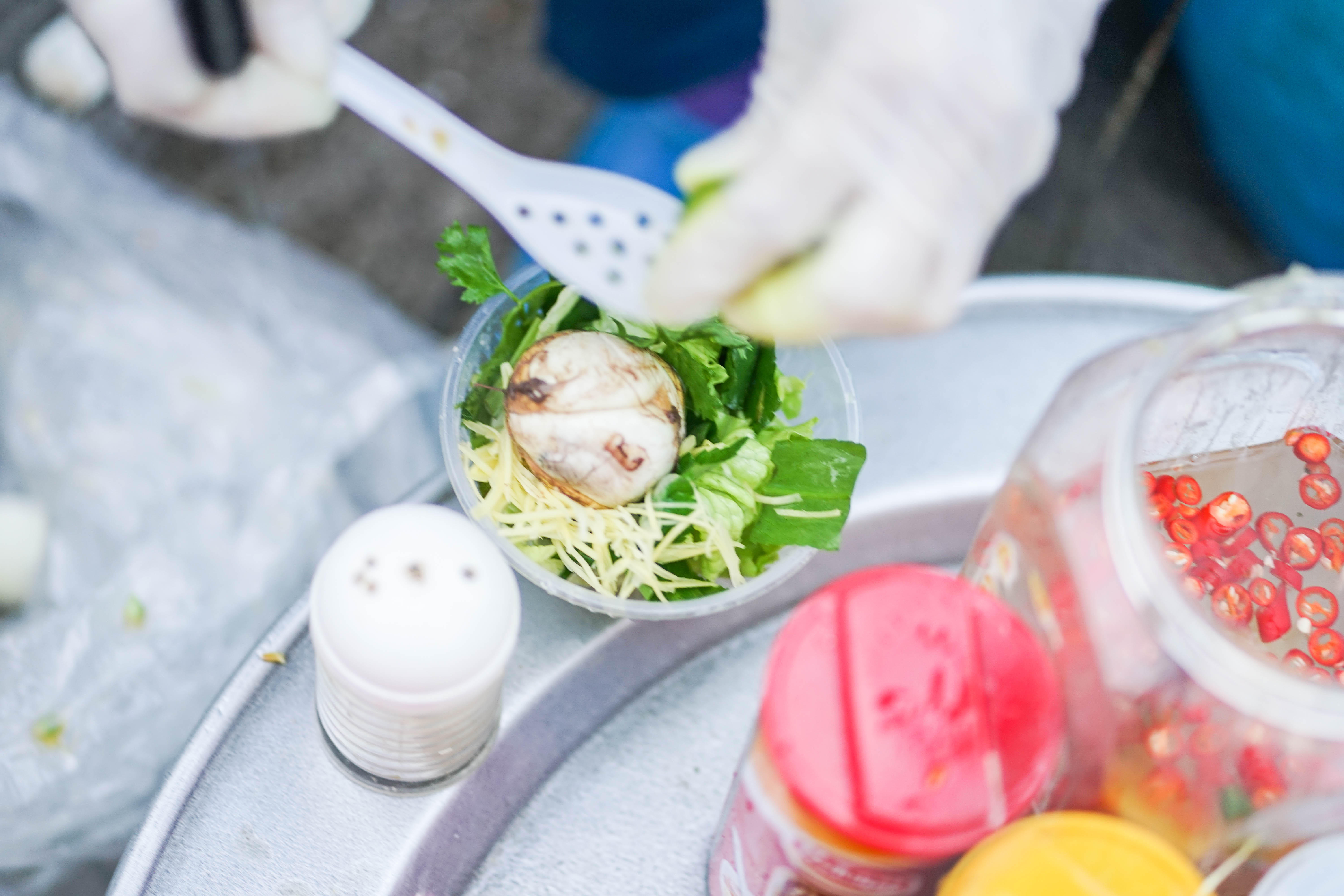 中越边境夜晚的东兴口岸,广西东兴口岸和越南哪里最近