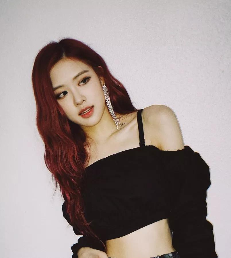 细腰女生穿搭技巧,细腰长腿女生穿搭风