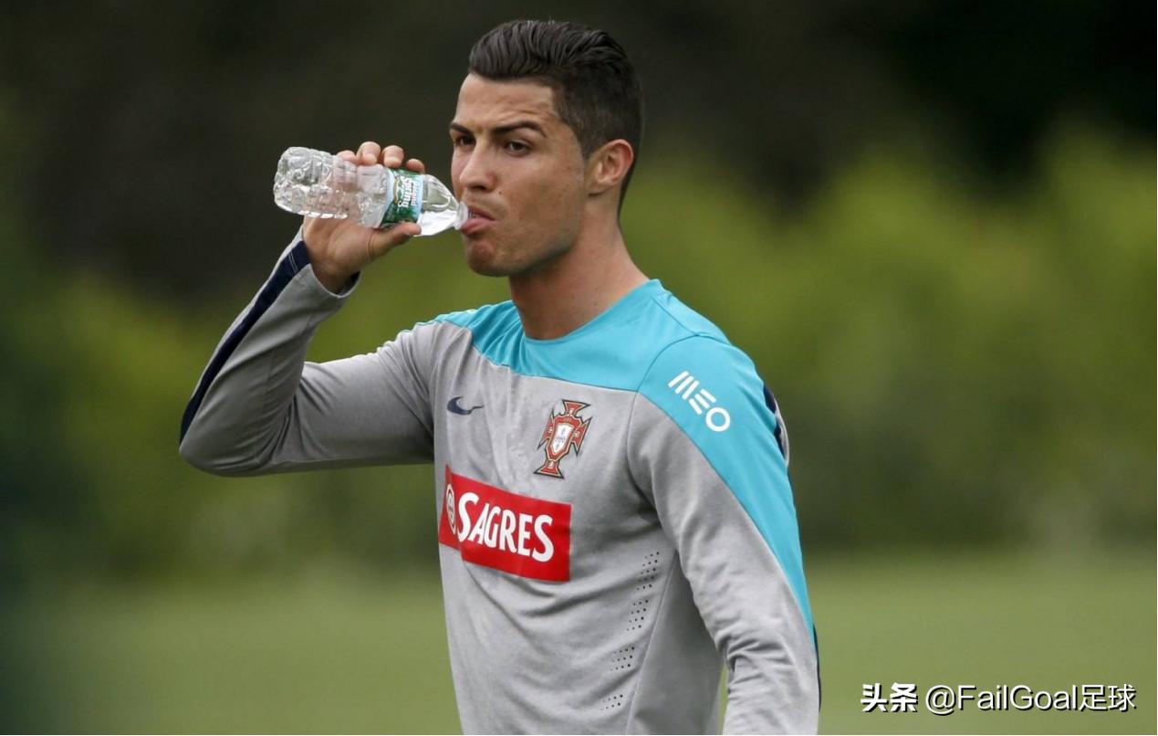 要想足球踢得好海参就要吃到饱,踢球怎么踢才能踢成最佳球员