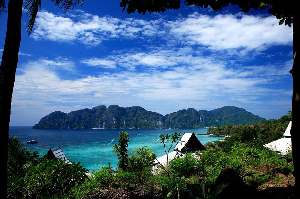 人不在泰国可以办理买房手续吗,泰国买房永居条件