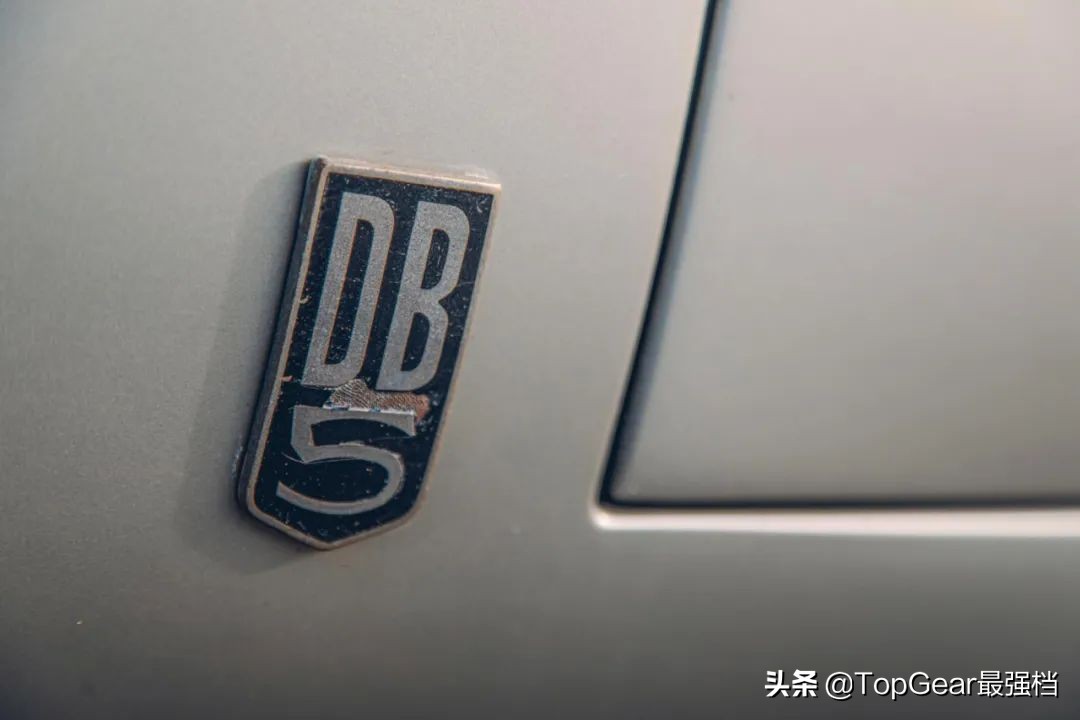 007座驾阿斯顿马丁电影片段,007座驾路特斯