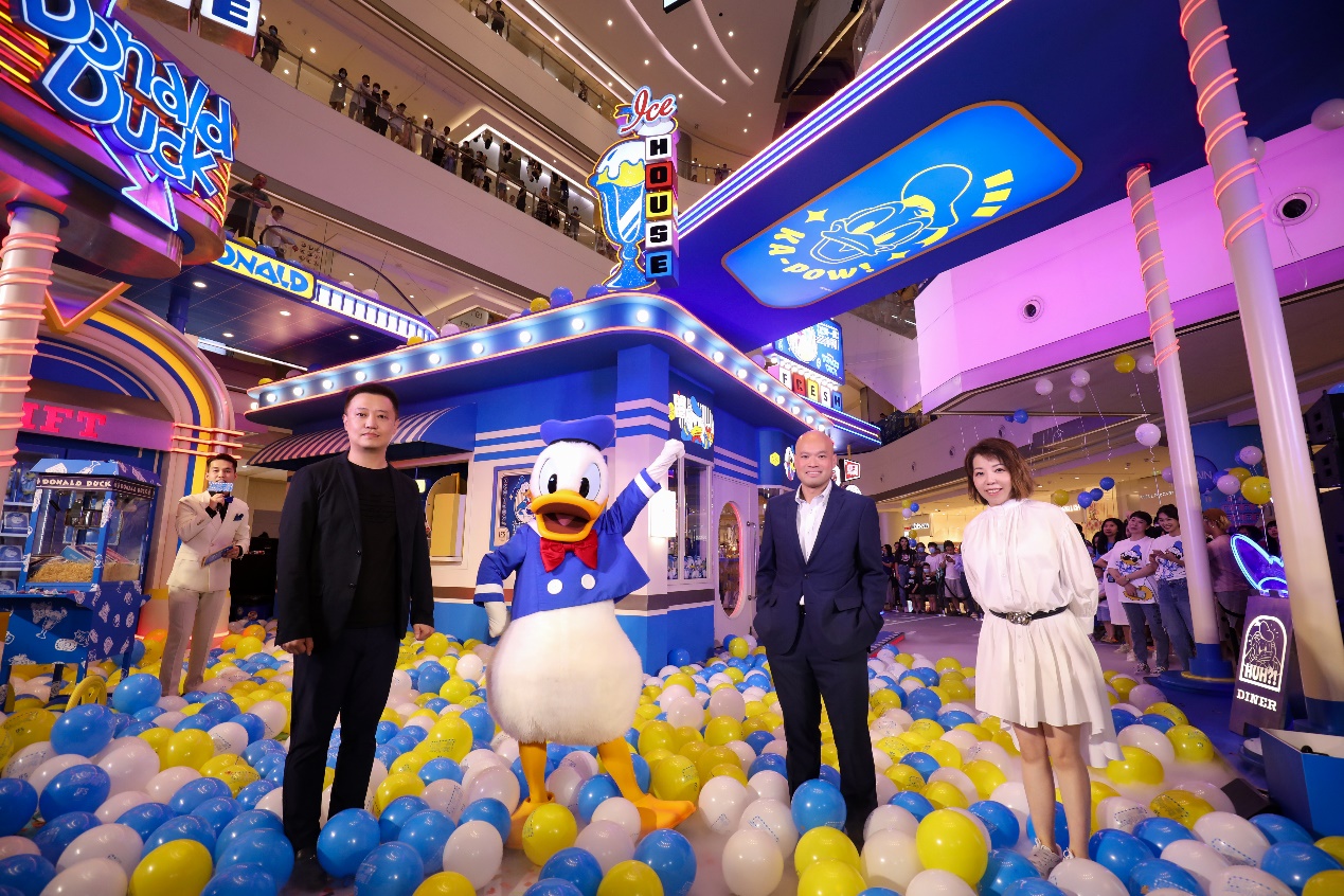 清凉一夏甜蜜冰淇淋展冰爽来袭,唐老鸭夏日刨冰快闪店