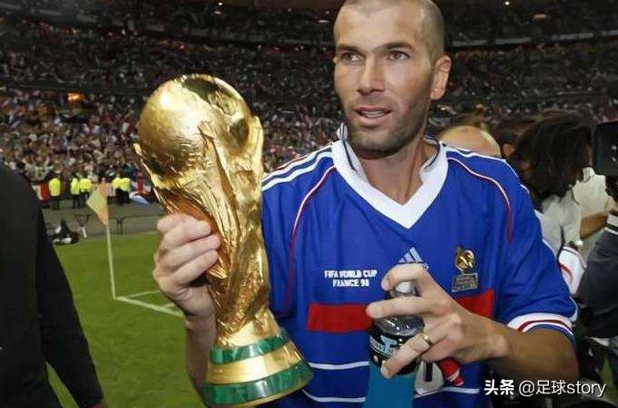 齐达内世界公认大师,齐达内法国十大传奇