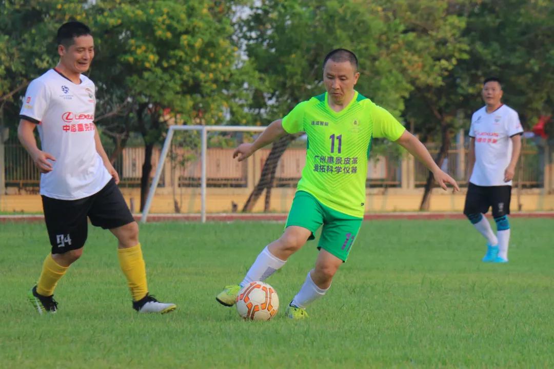 当足球之乡球队与广州高校校友冠军“激情相遇”,你更支持谁?
