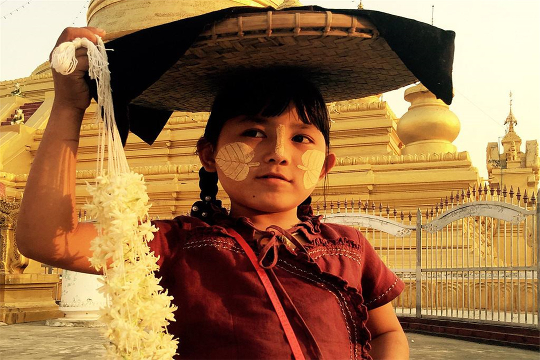 男人也爱穿裙子，30块钱能吃到7菜1汤的大餐，缅甸的冷知识