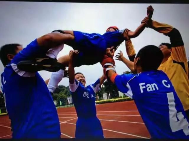 西安孩子踢足球的地方,西安哪里可以小朋友免费踢足球