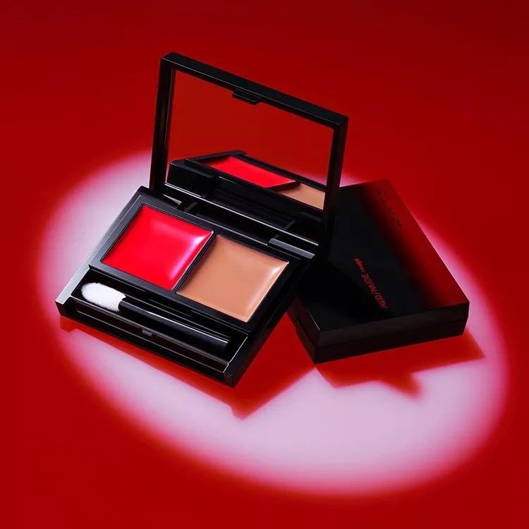 哇哦！这位“日杂美妆一姐”原来已经是当妈的人了？