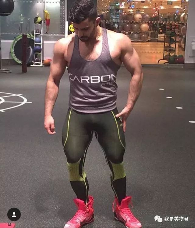 男士健身房练腿部器材,健身房运动装备推荐男