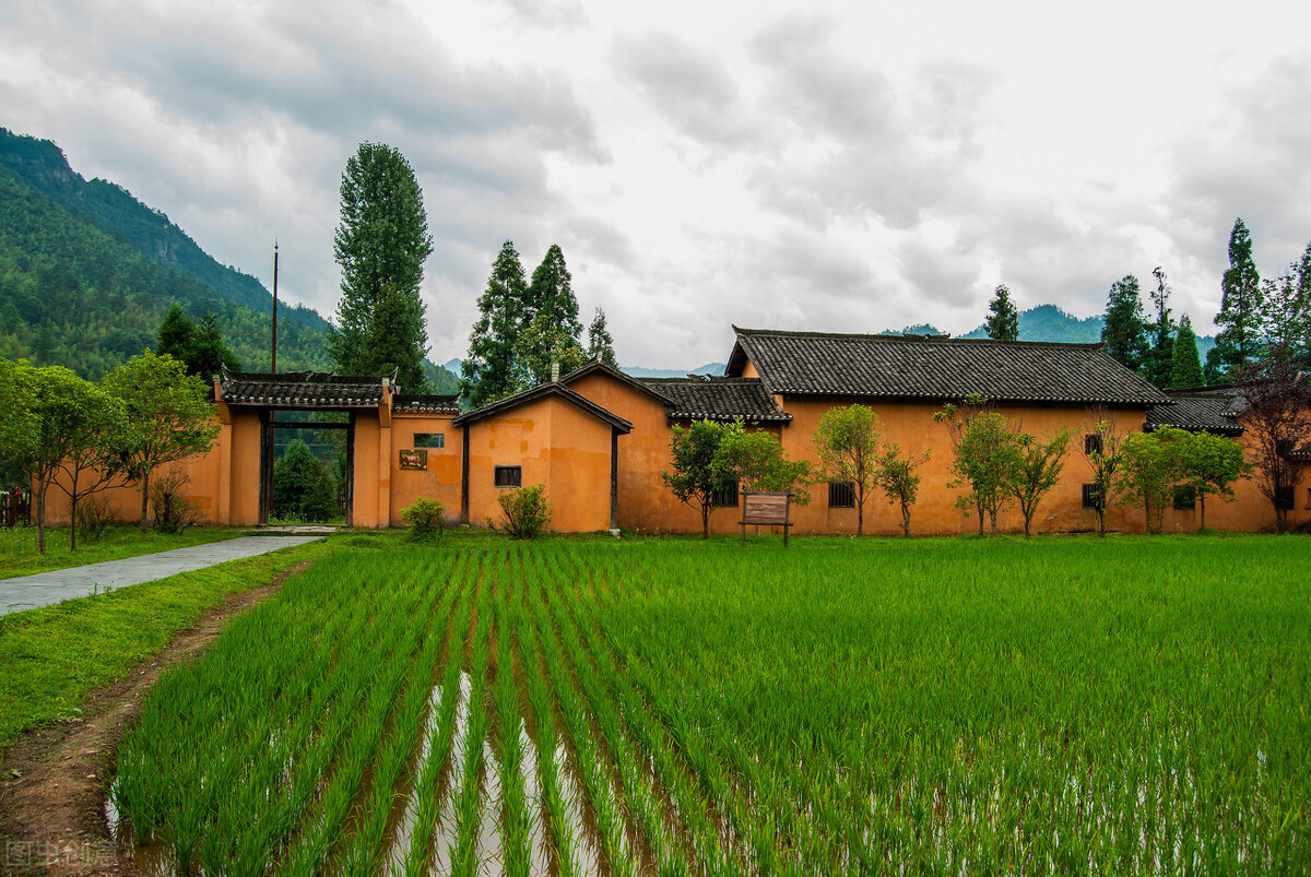 农村人房子大门对围墙大门好不好,农村大门矮于正房有什么忌讳