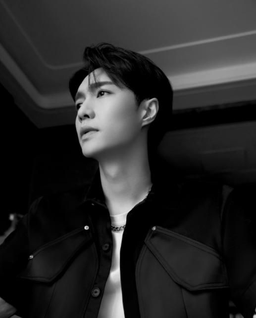 刷微博容易手滑怎么办？张艺兴告诉你答案，杜华学着点