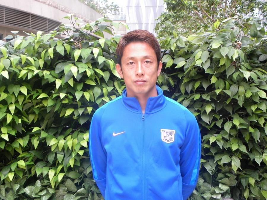 为足球放弃日本国籍拿中国护照第一人:第一份薪水不足5千元