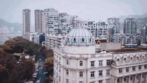 每天要喝掉两杯奶茶,每天要喝2000ml咖啡